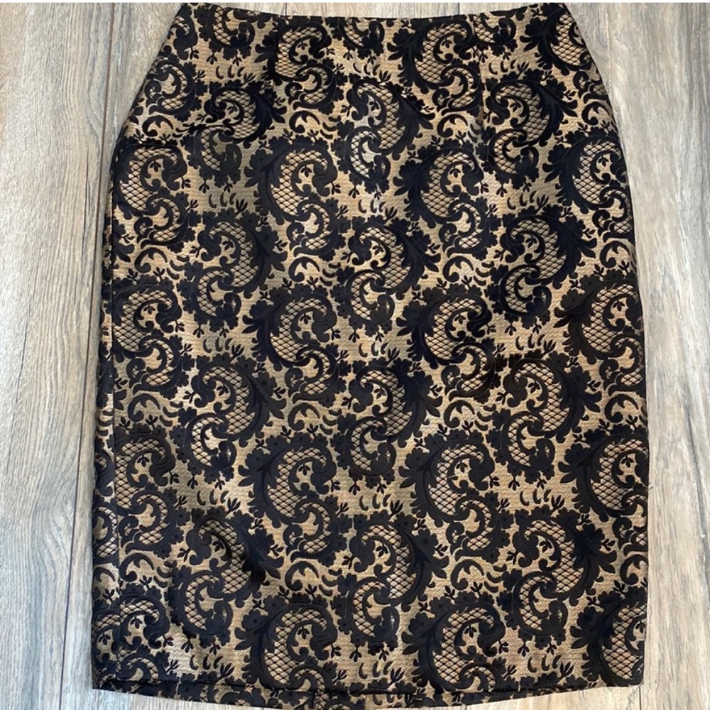 Worthington lined tapestry black & gold skirt size 14